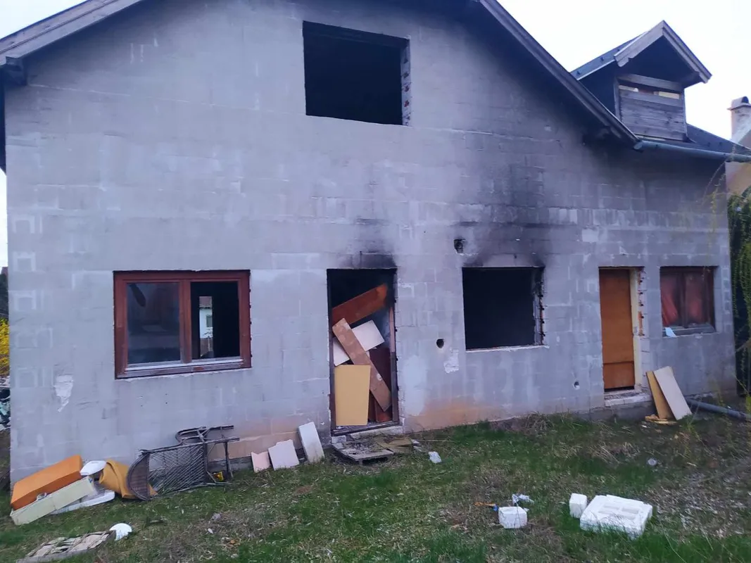 Zoltán édesanyjának halála után nemcsak a férfi élete, az álomotthona is romokban van /