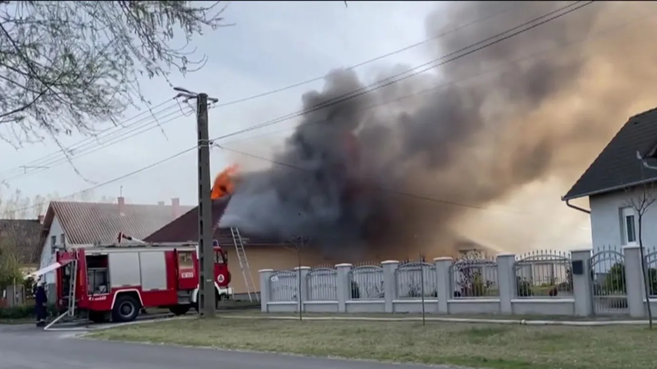 Égve hagyott cigaretta miatt csaptak fel a lángok