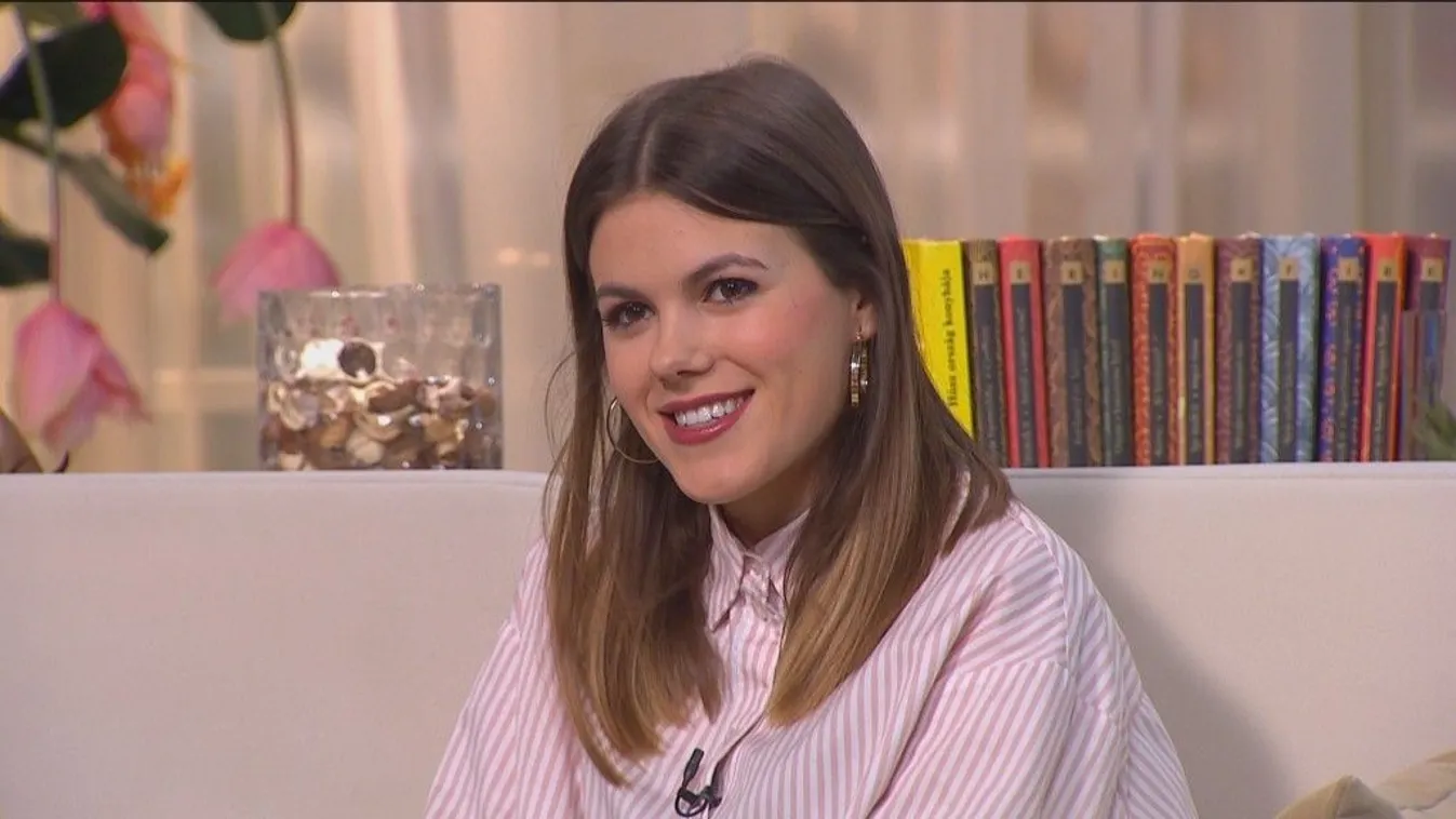 Elhagyta Istenes Bencét és gyerekeiket Csobot Adél