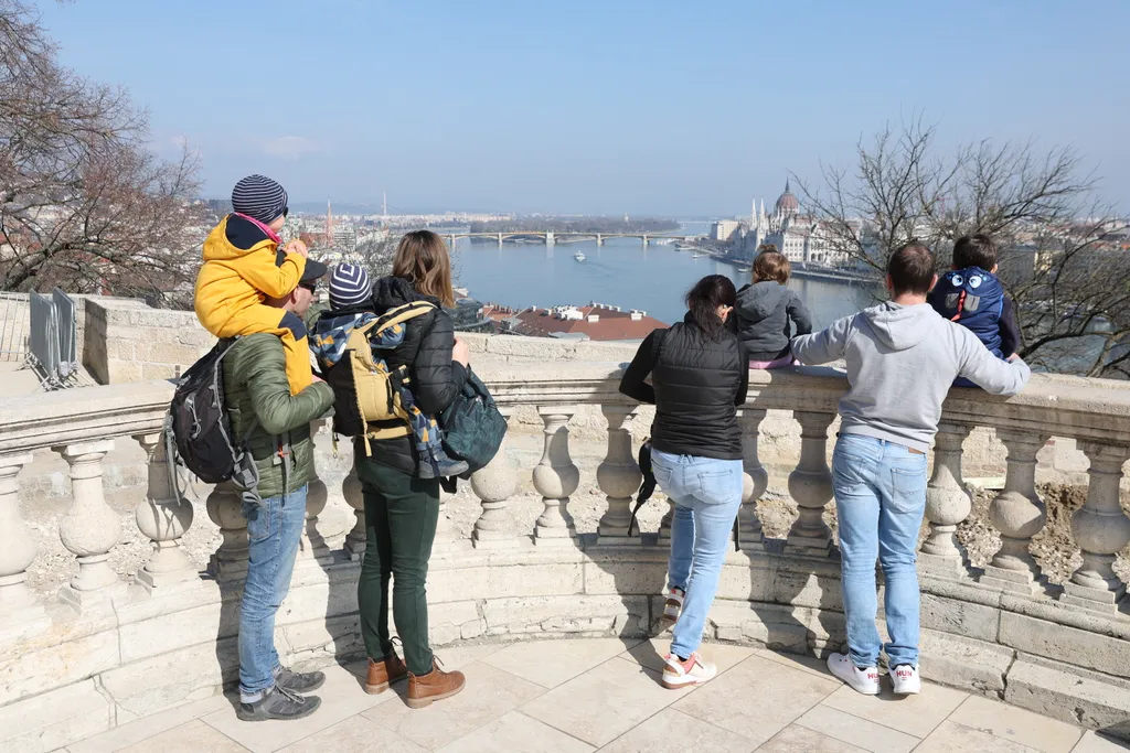 március 15, Nemzeti ünnep, Vár