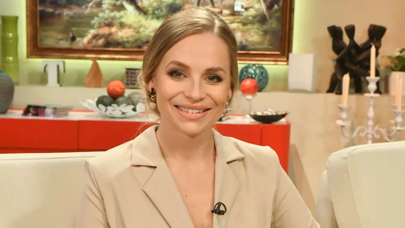 "Szép a kis pocak is!" – terheshasat villantott Iszak Eszti