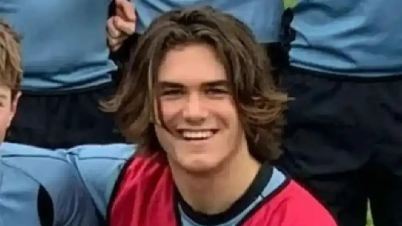 Focimeccse közben hunyt el a diák az iskola udvarán