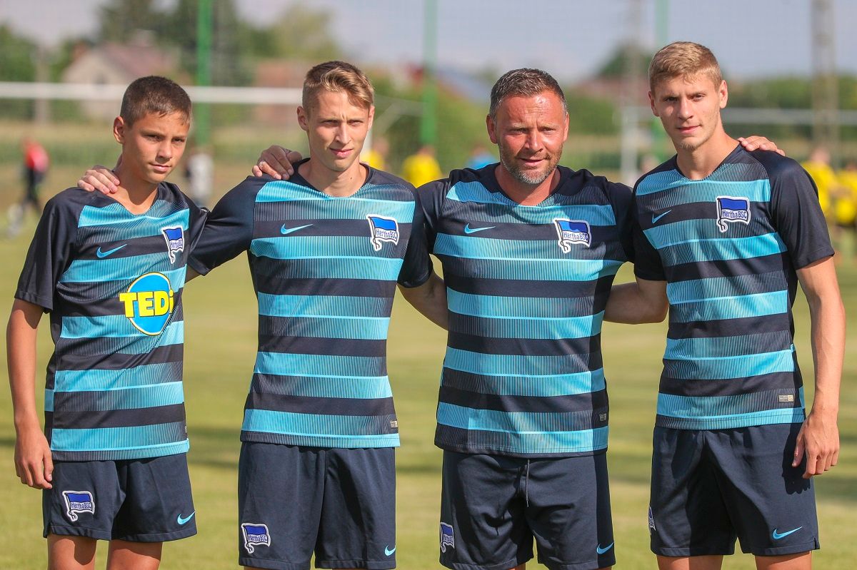 Dárdai Bence (jobbra), Palkó, Pál és Márton pár éve egy közös magyarorszégi focimeccsen