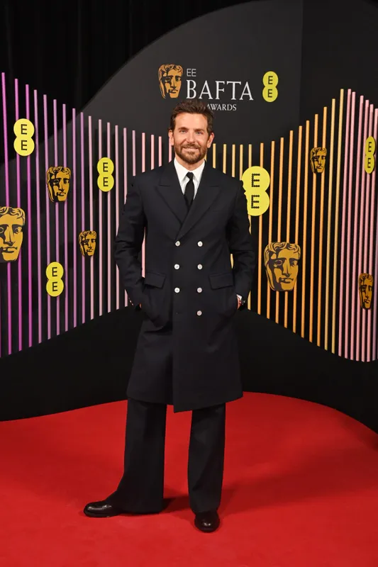 HOT Bradley Cooper vallomása: Nem biztos, hogy élne, ha nem volna apa, 20 éve hagyott fel az alkoholizmussal, de volt, hogy azóta megingott RIPOST