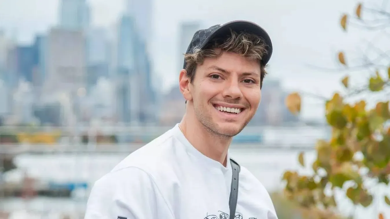 "Önerőből lettem milliomos, de szegénynek lenni szórakoztatóbb"