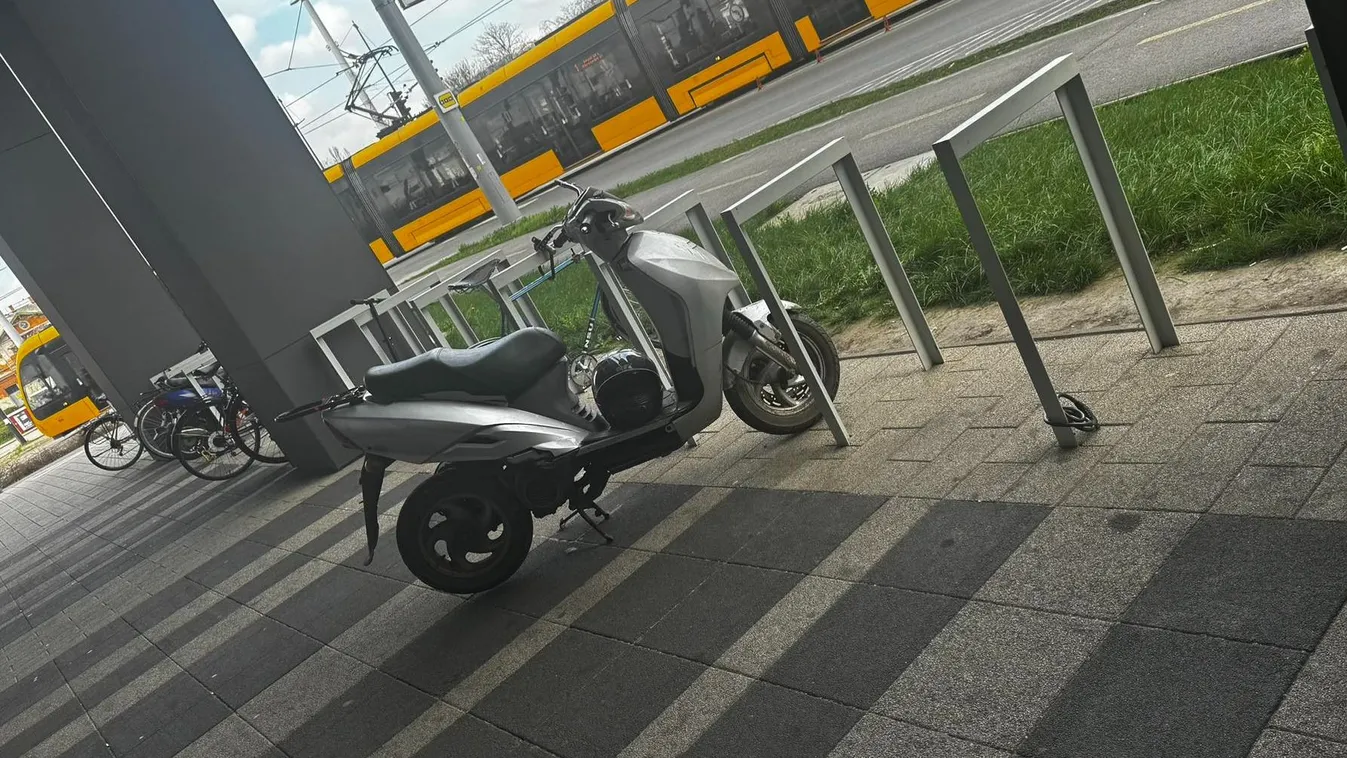 Tükörlopó fantom garázdálkodik az Etele pláza közelében