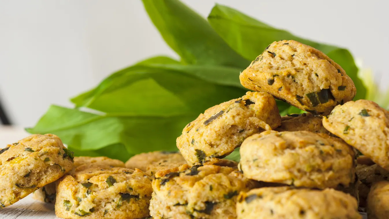 Így készül a medvehagymás pogácsa, ennél finomabb nincs!