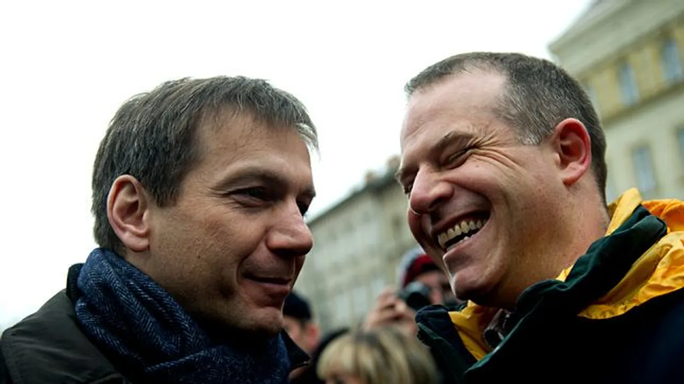 Juhász Péter bejelentkezett a guruló dollárokért