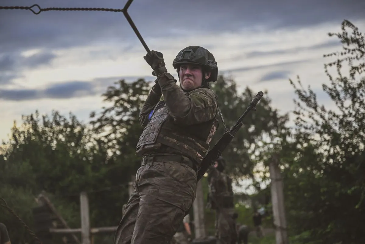 Ukrainian women train to take part on the frontline
