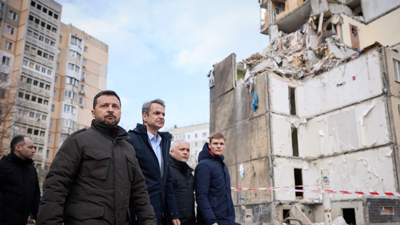 Rakéták csapódtak be Zelenszkij közelében