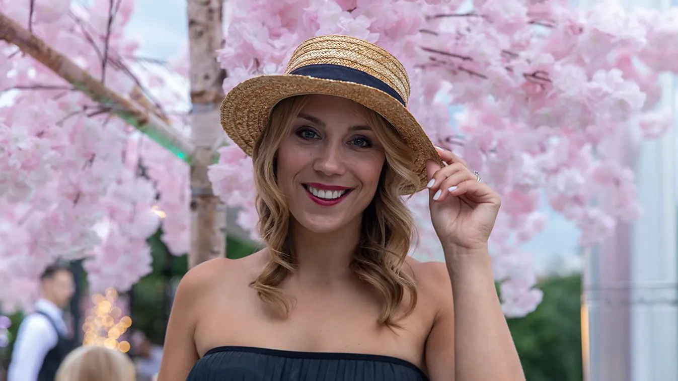 Lékai-Kiss Ramóna és fia így szurkolnak - Fotó