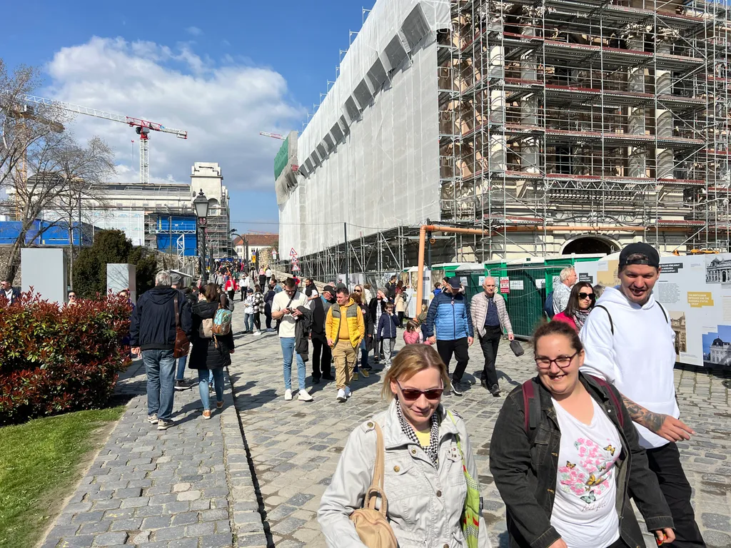 március 15, Nemzeti ünnep, Vár