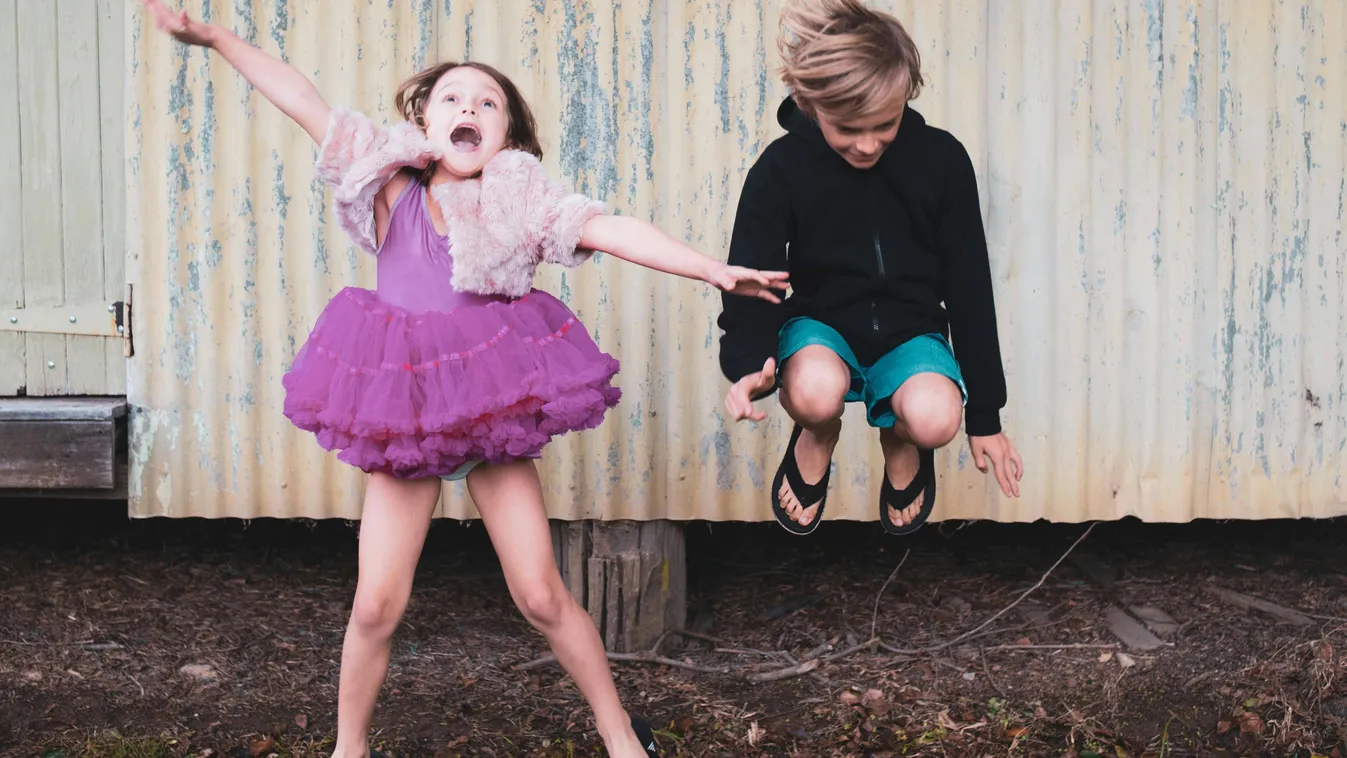 "Megfenyegetett a szomszéd, hogy reggel 7 és este 7 között legyenek csendben a gyerekek"