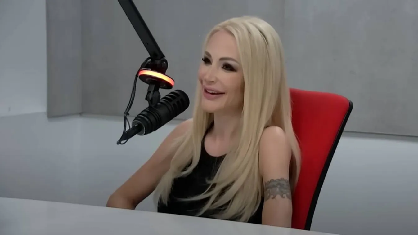 Aprócska bugyiban kapták lencsevégre Kelemen Annát