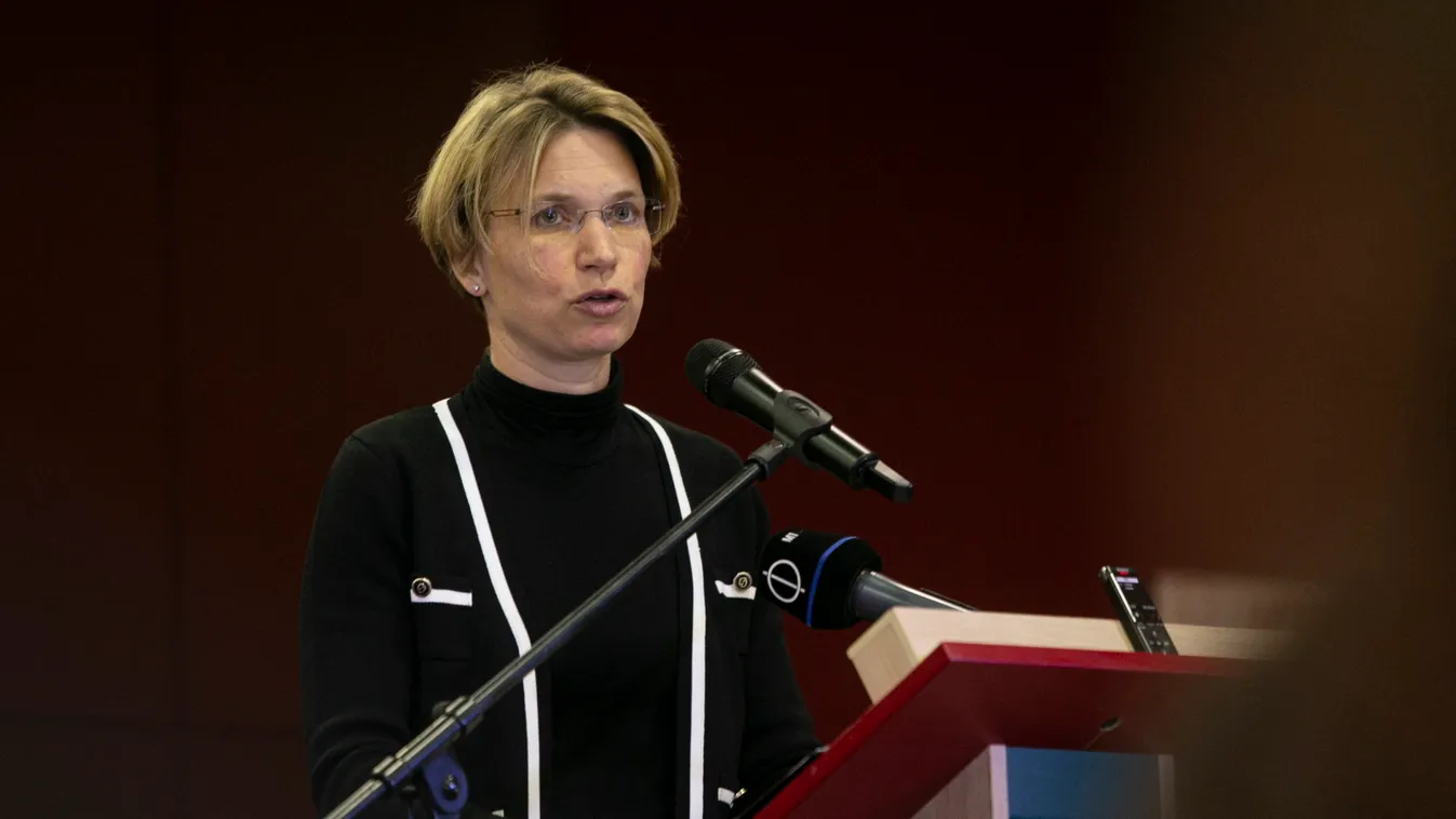 A kormány kiemelt figyelmet szentel a családoknak