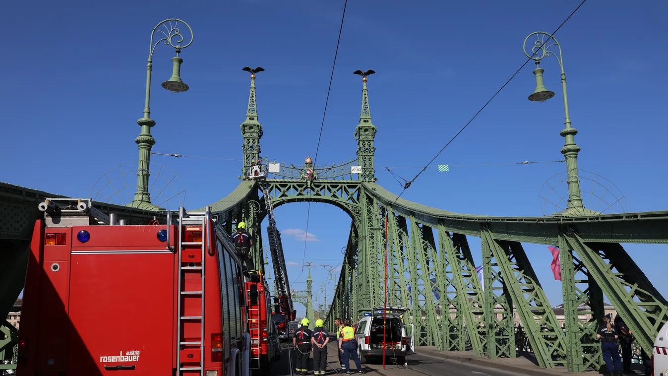 Fotókon a dráma a Szabadság hídon