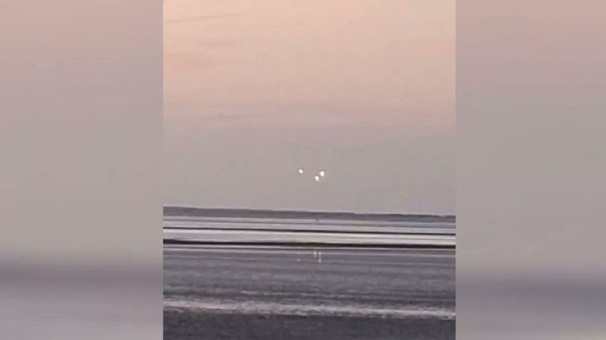 „Hirtelen megláttuk ezeket a fényeket” - Naplementében bukkant fel három UFO