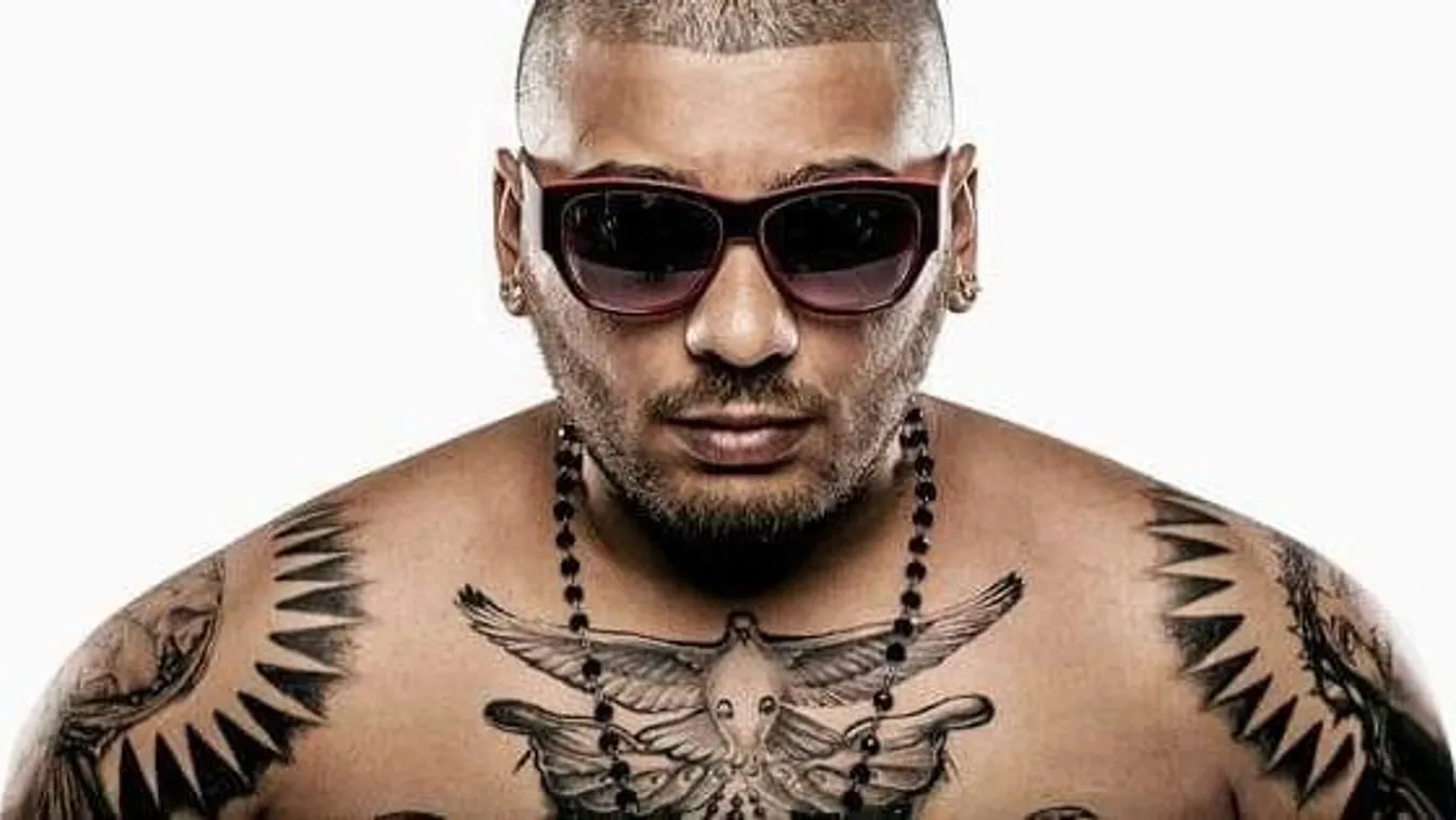 Szakítás után bosszút forral felesége ellen a magyar énekes