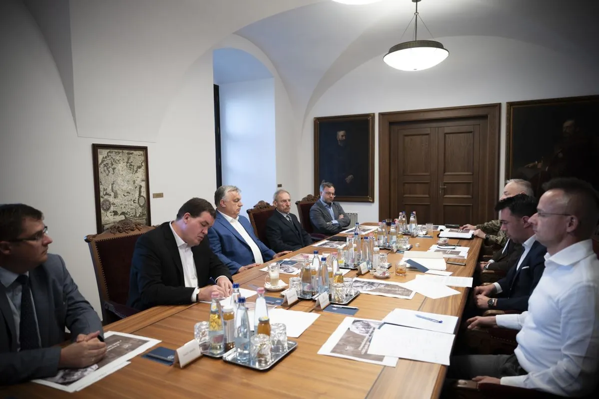 ORBÁN Balázs; BORDÁS Gábor; SZIJJÁRTÓ Péter; ORBÁN Viktor; NAGY János; PINTÉR Sándor; BIRÓ Marcell; SZALAY-BOBROVNICZKY Kristóf