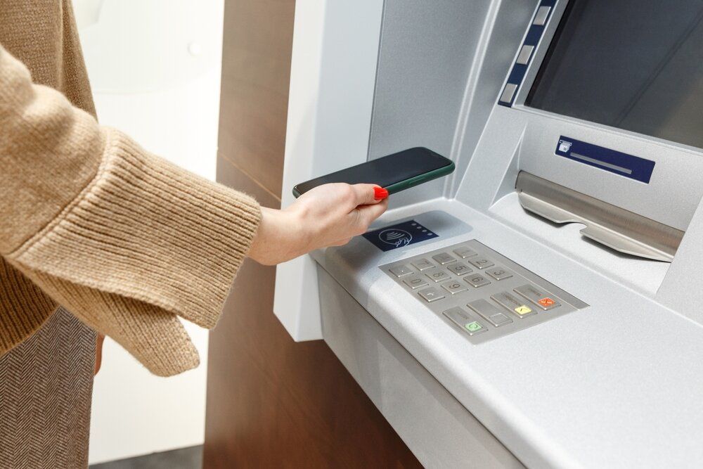 ATM, bankautomata, automata, PayPass, mobilos fizetés, bankkártya, készpénzfelvétel, érintéses