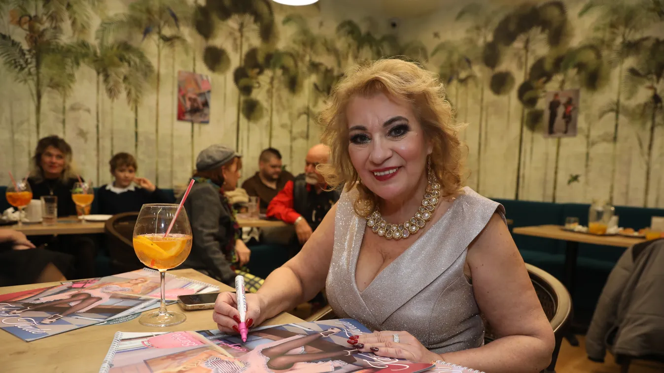 Gigadekoltázst villantva várta a locsolókat Kiszel Tünde