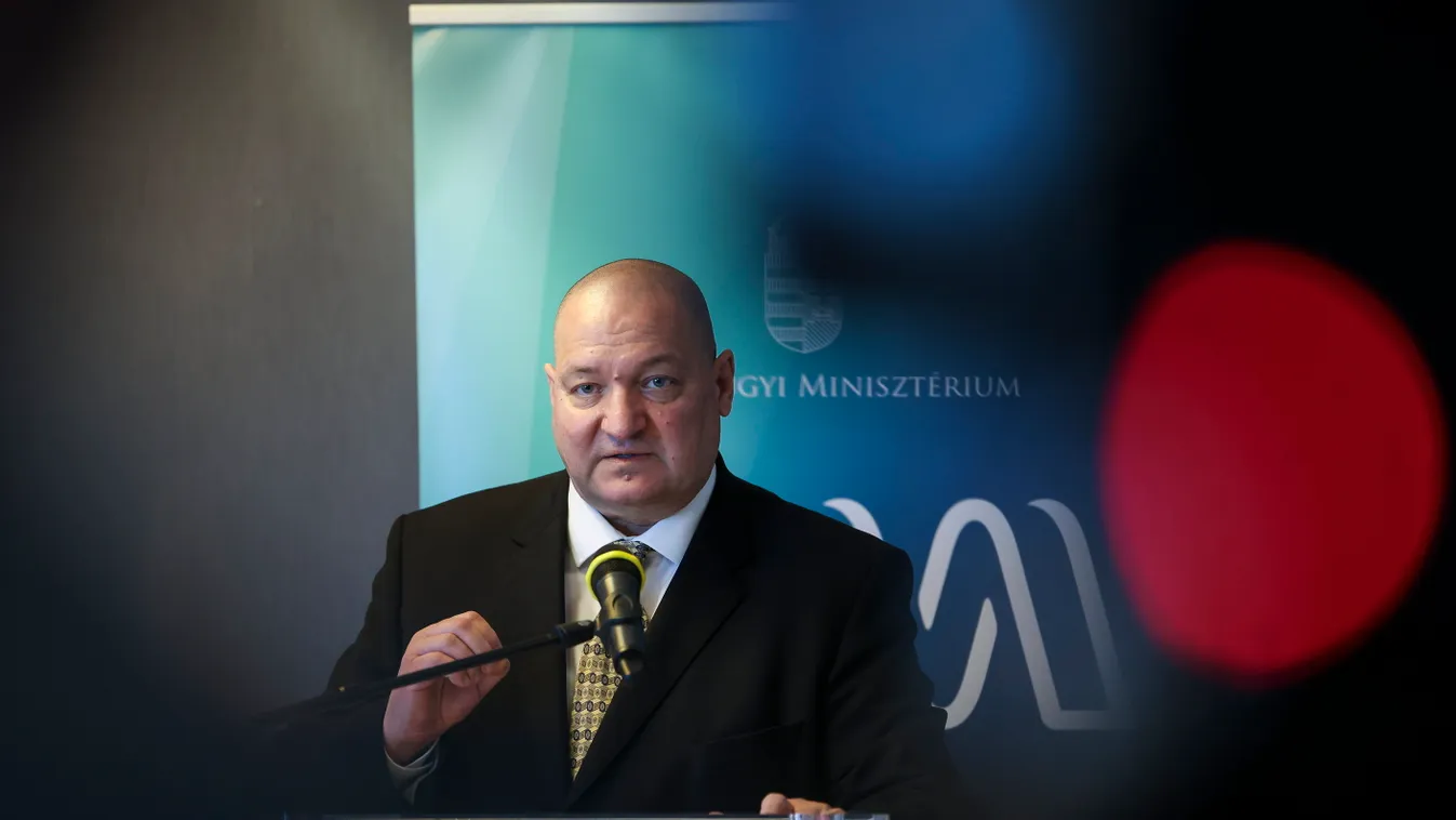 Németh Szilárd: Hatalmas a tét, béke vagy háború