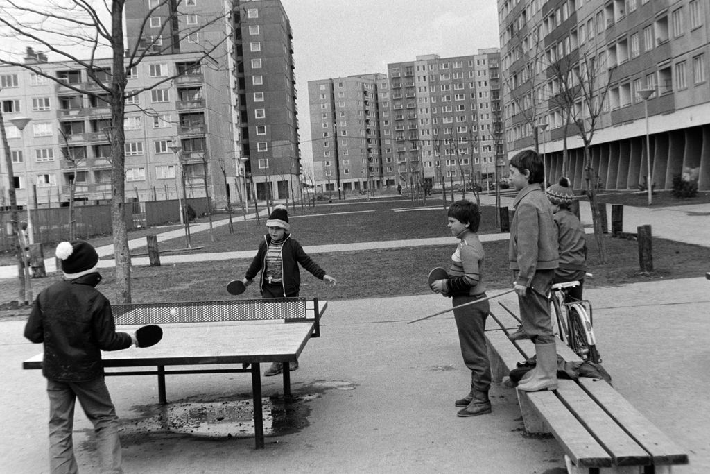 1979 - Békásmegyeri lakótelep, Medgyessy Ferenc utca, szemben a Juhász Gyula utca - Füst Milán - Gyűrű utca határolta terület panelházai. Fortepan / Bojár Sándor