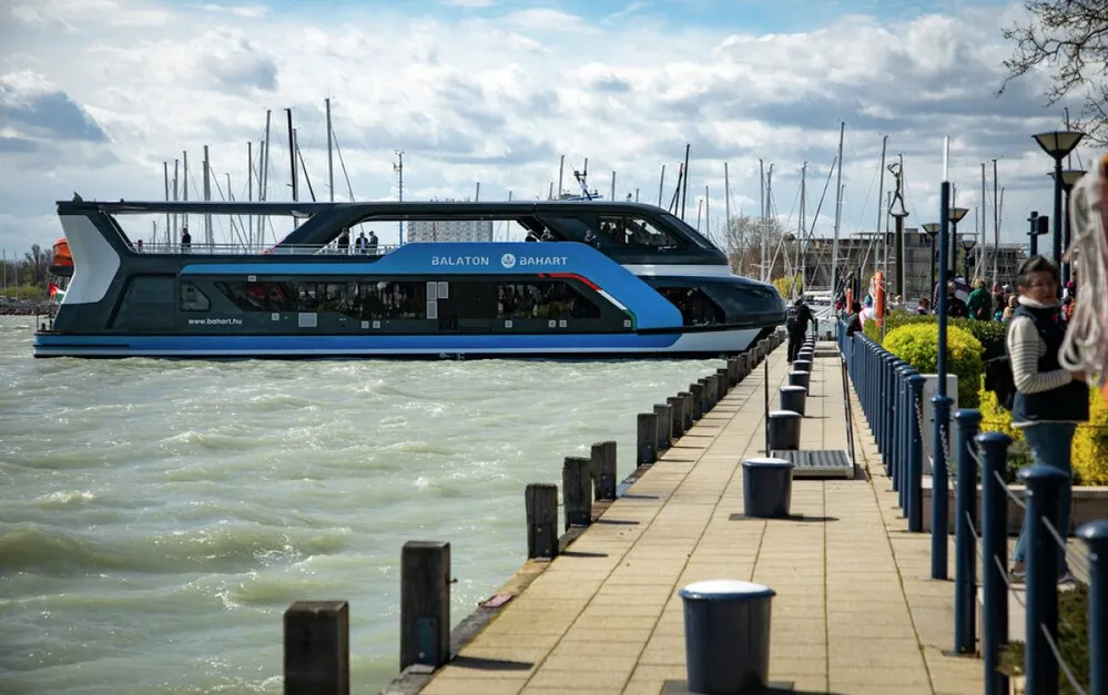 240328_bahart_033_VZ katamarán, balaton, hajó, komp