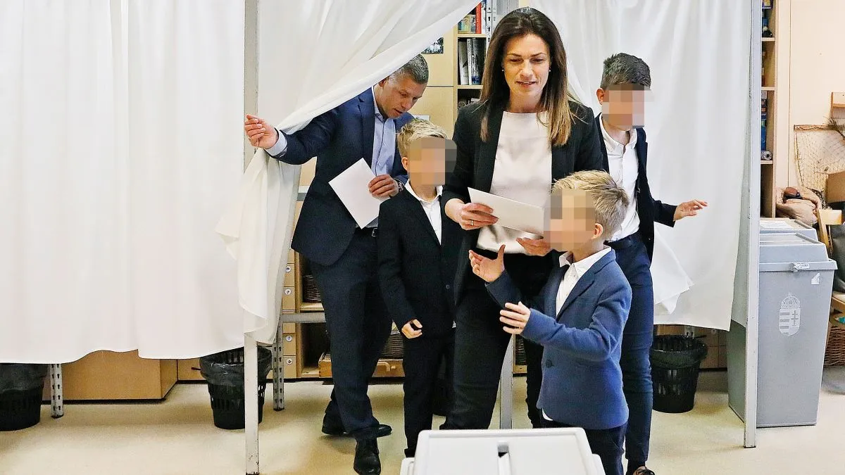 Magyar Péter és családja.