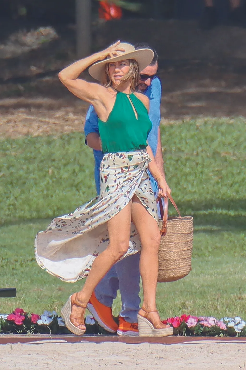 HOT FELTÖLTÉS Képösszeállítás - szeszélyes időjárással küzdő sztárok RIPOST