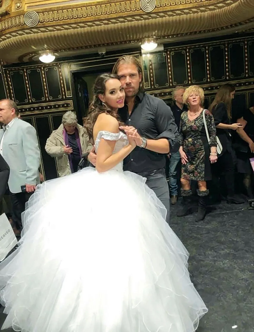 HOT FELTÖLTÉS Hunyadi Donatella és a bátyja között szoros a kapcsolat, így alakult RIPOST