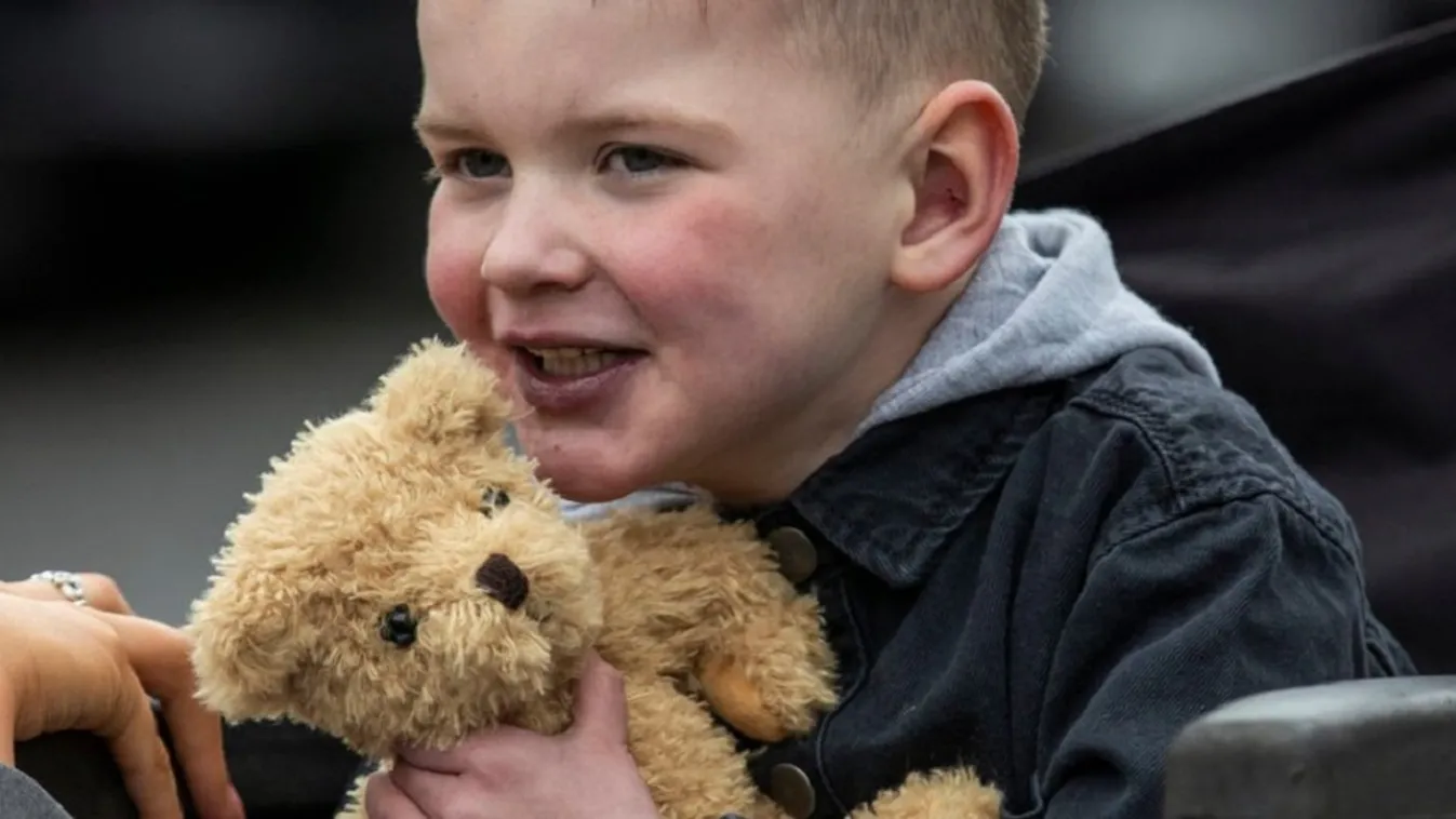 Új szívre van szüksége egy tündéri kerekesszékes kisfiúnak