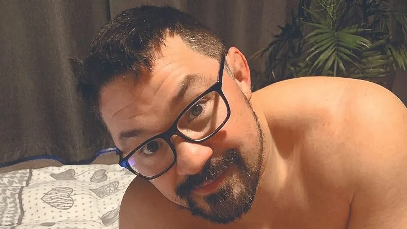 Bárdosi Sándor: "A macskánk esténként a lábunknál alszik"