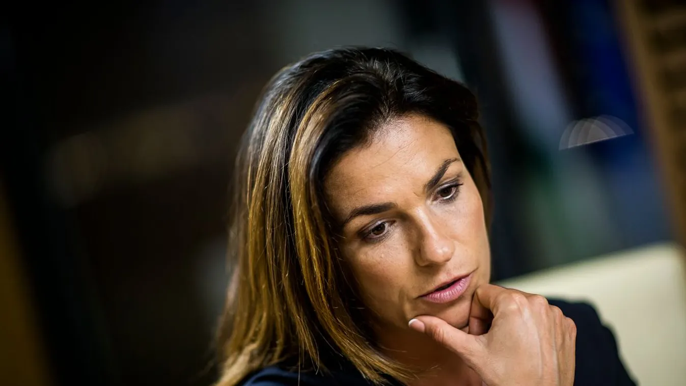 Egysejtű, buta, fakocka – ezt mondta feleségére Magyar Péter