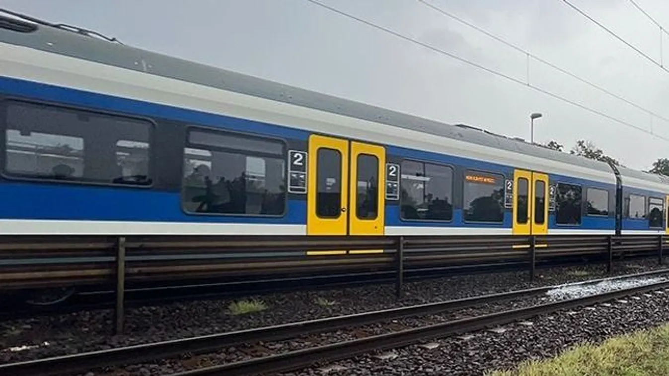 Tucatnyi utassal balesetezett egy vonat Budapesten