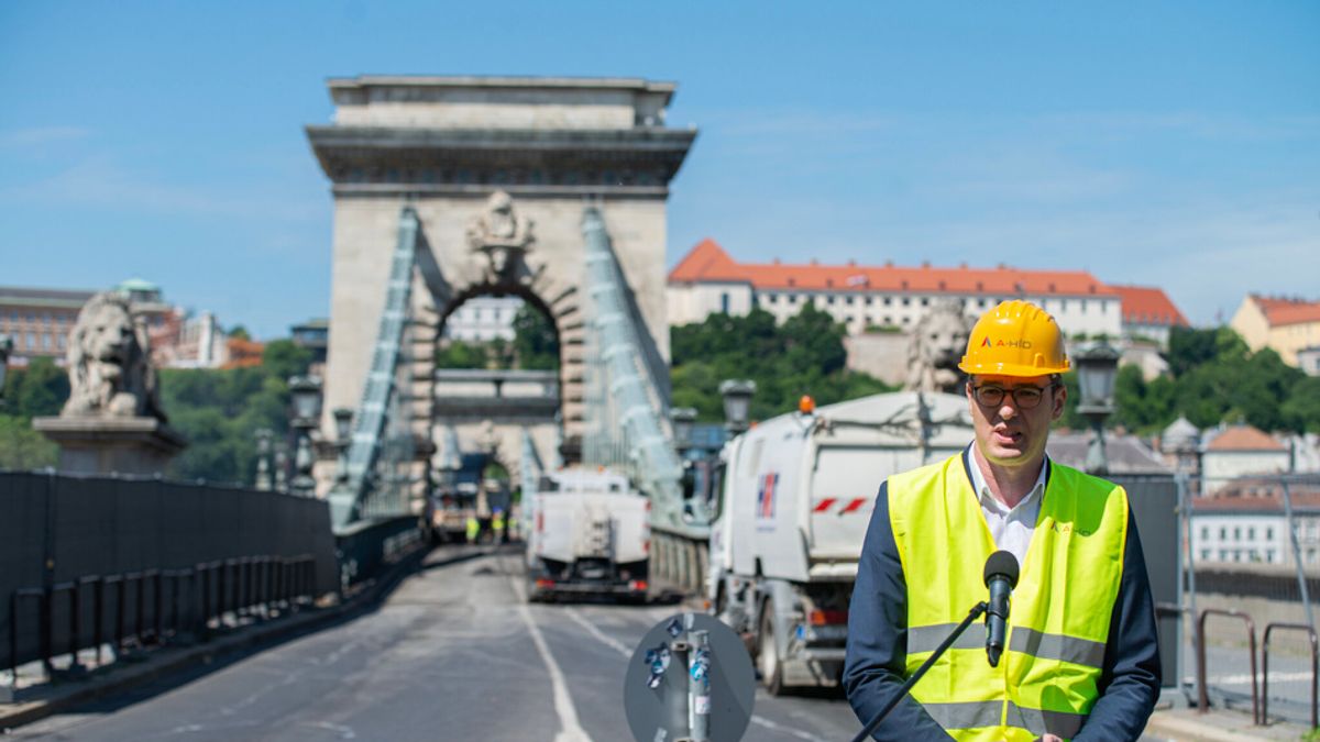 A baloldal nyakig ül a hídpénzbotrányban