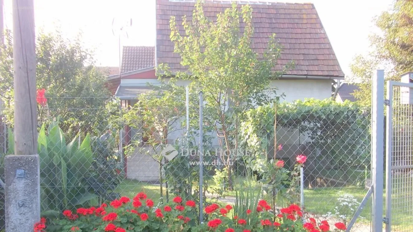Eladó egy aprócska ház a nyugalom szigetén