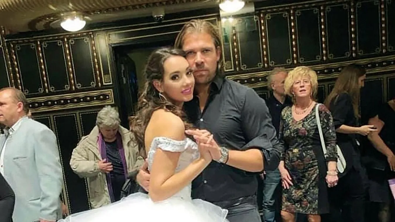 Hoppá: ez a férfi áll Hunyadi Donatella mellett
