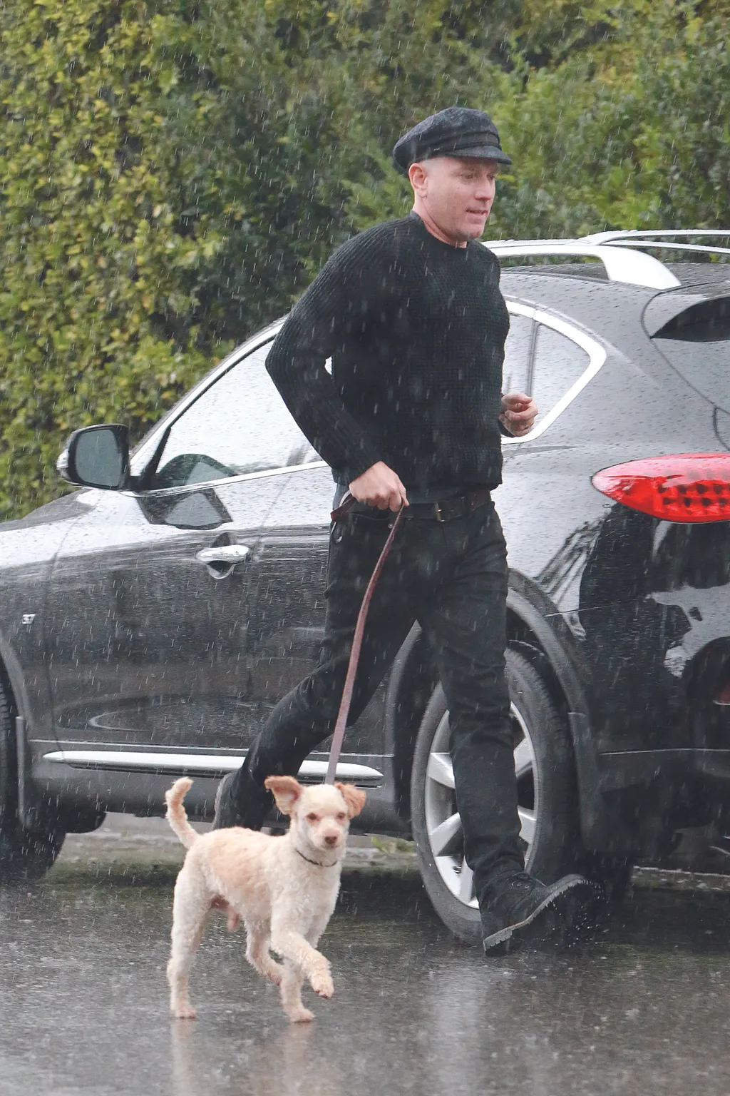 HOT FELTÖLTÉS Képösszeállítás - szeszélyes időjárással küzdő sztárok RIPOST