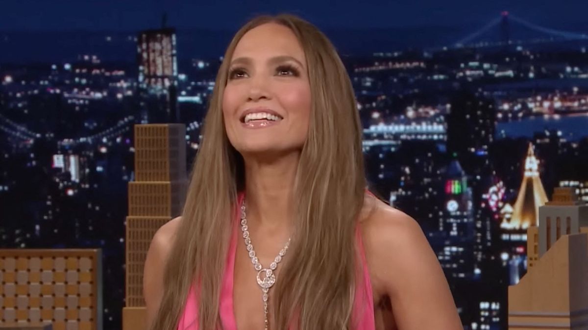 Közelről fotózták Jennifer Lopez melleit, csupán egy melltartót viselt