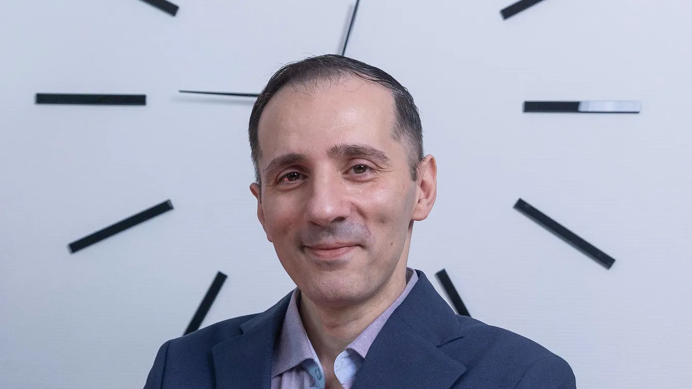 Britney Spears-t énekel kis Bódi Guszti — Videó