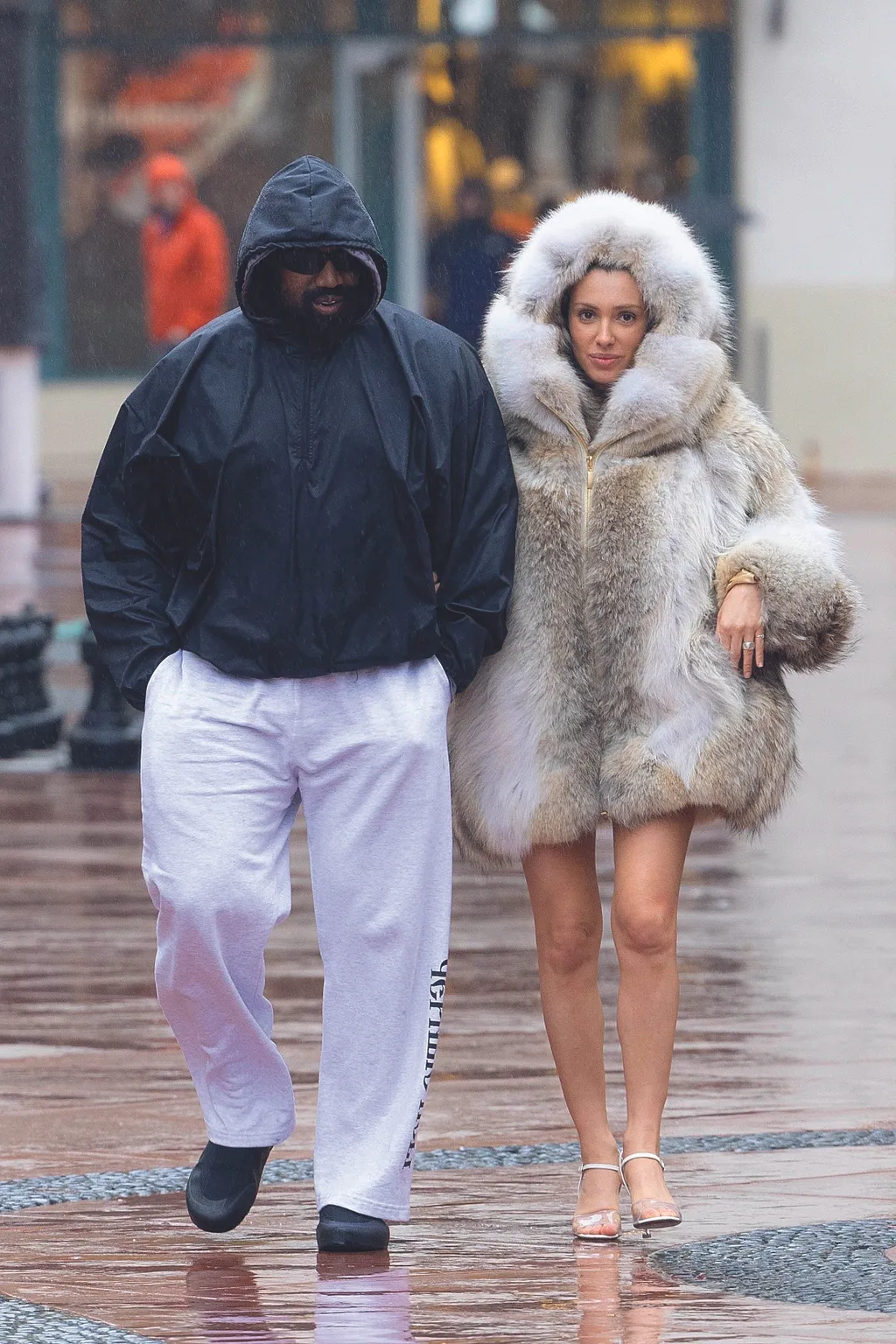 HOT FELTÖLTÉS Képösszeállítás - szeszélyes időjárással küzdő sztárok RIPOST