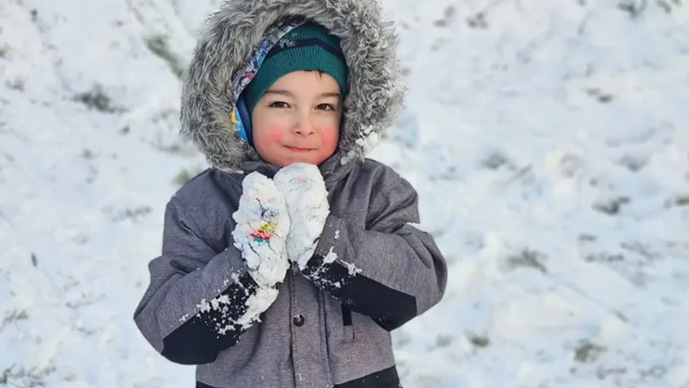 Édesapja után halt a hétvégi háztűzből kimentett kisfiú