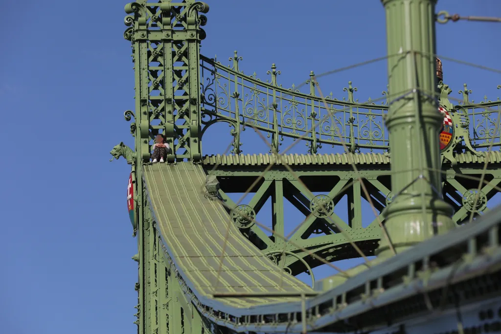 2024.04.30
Szabadság híd
Valaki leugrani készül
