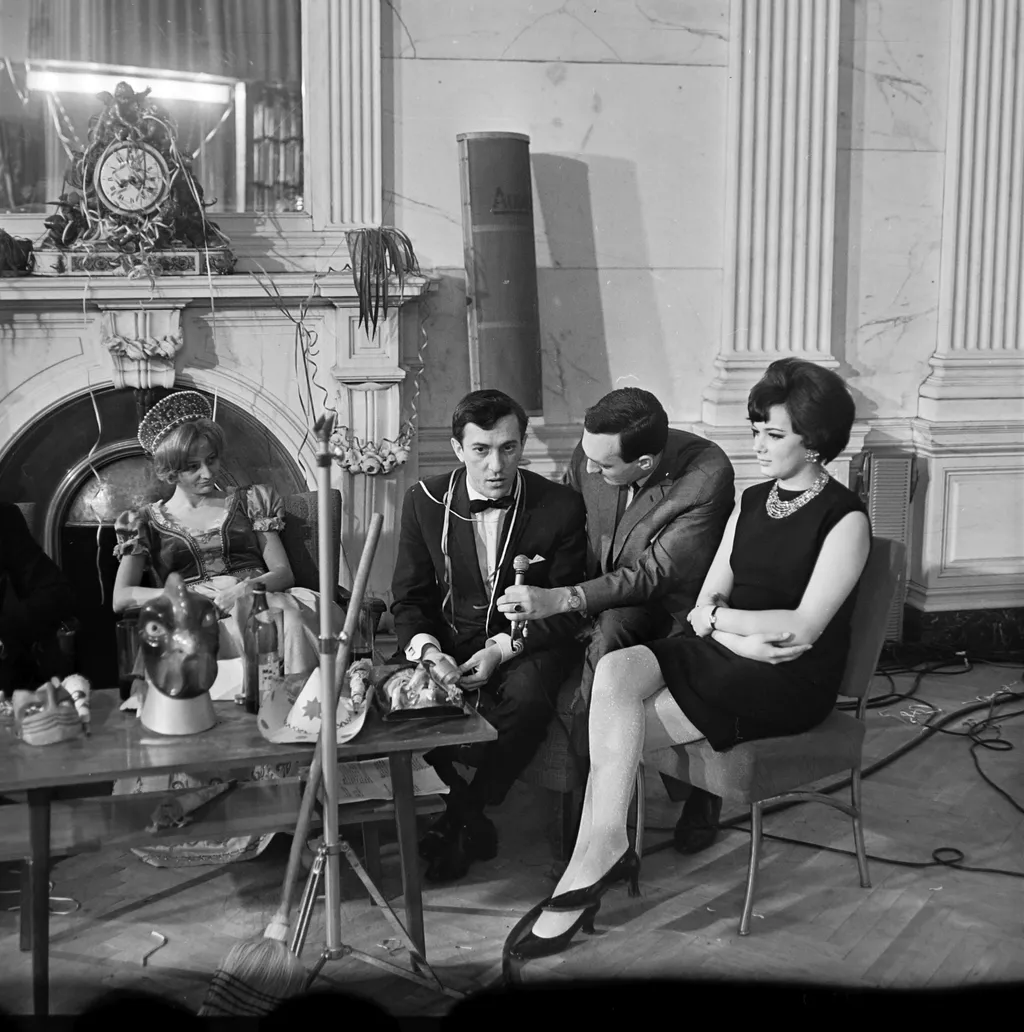 Antal Imre 1968 farsangján (Fotó: Fortepan/Szalay Zoltán)