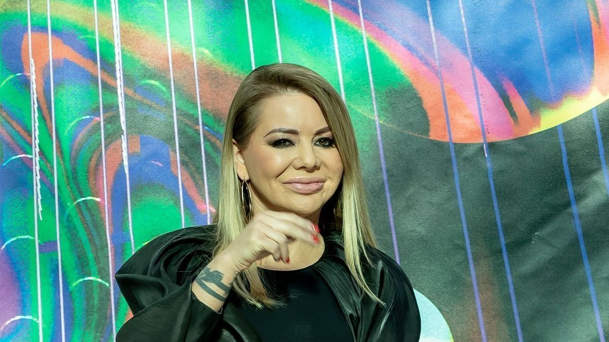 Borzalmas látvány! Tűvel szurkálták össze Judy arcát