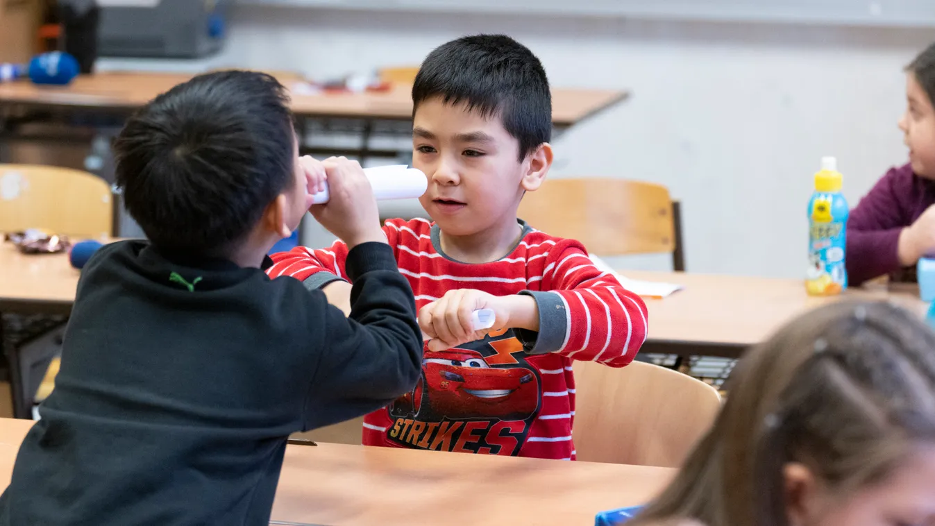 Robban a családegyesítési bomba