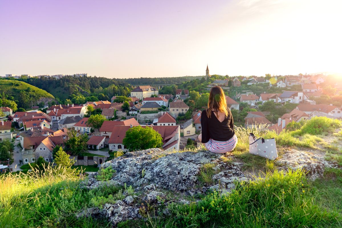 The,Green,Hill,Garden,In,The,Middle,Of,Old,Town magyar falu program