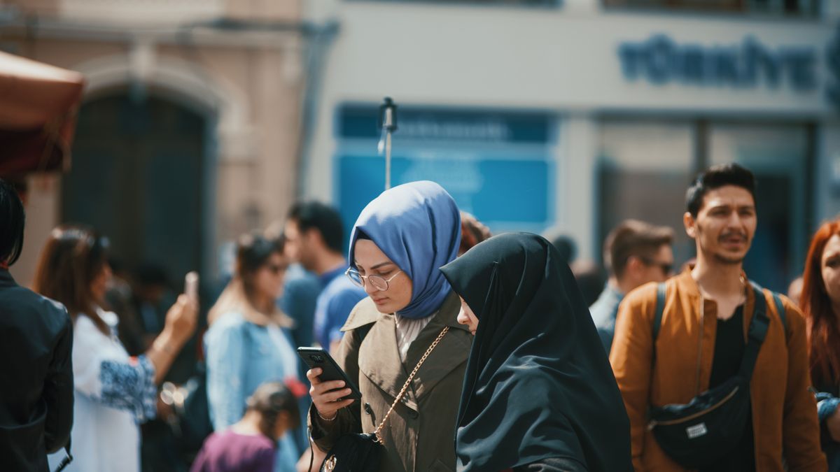 Istanbul,turkey-april,7/,2019.,Turkish,Muslim,Girls,In,Black,Traditional,Hijabs