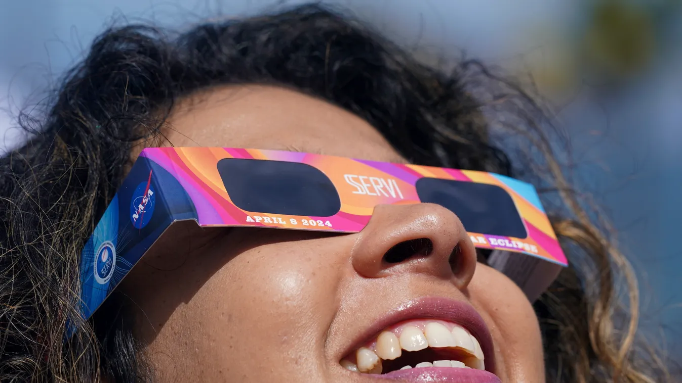 Lenyűgöző fotók készültek a teljes napfogyatkozásról